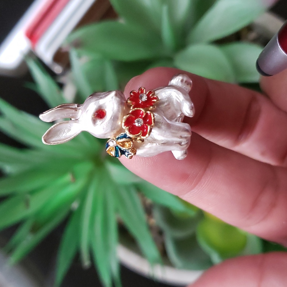 Bunny Brooch Pin - Picture 3 of 7